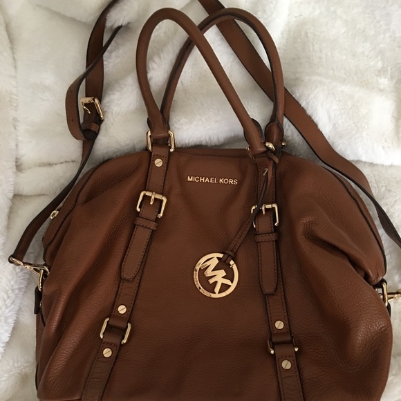 Michael Kors Handbags - Michael Kors tan bag 100% AUTHENTIC